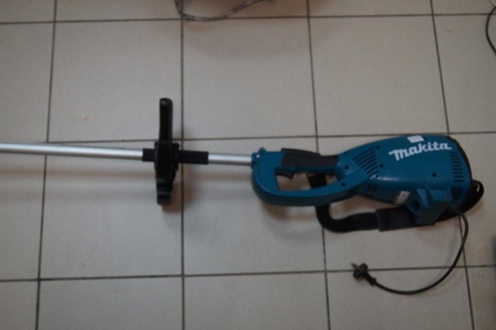 Makita um4030. Макита um 4030. Um3830 Makita редуктор. Электротриммер Макита 4030. Makita um4030 соединительная втулка 680000204.