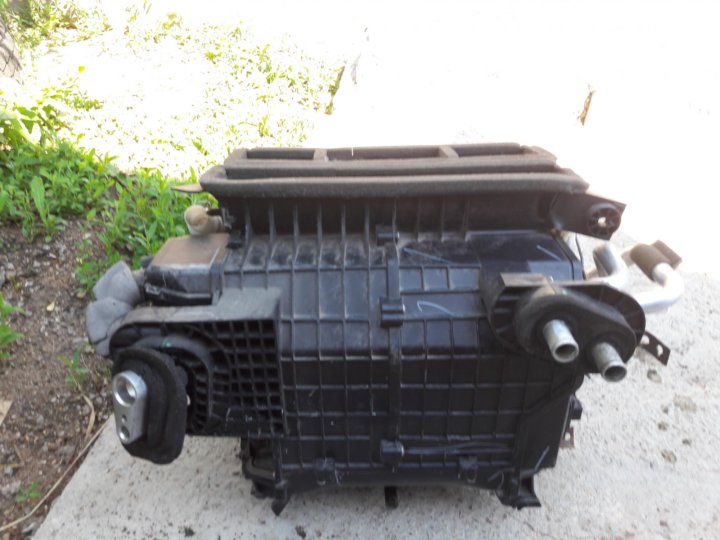 Паджеро спорт печка. Сценик 2 корпус печки. Корпус печки Меган 2. Замена корпуса отопителя Рено Меган 2. 5yj3e1eb3mf055693.