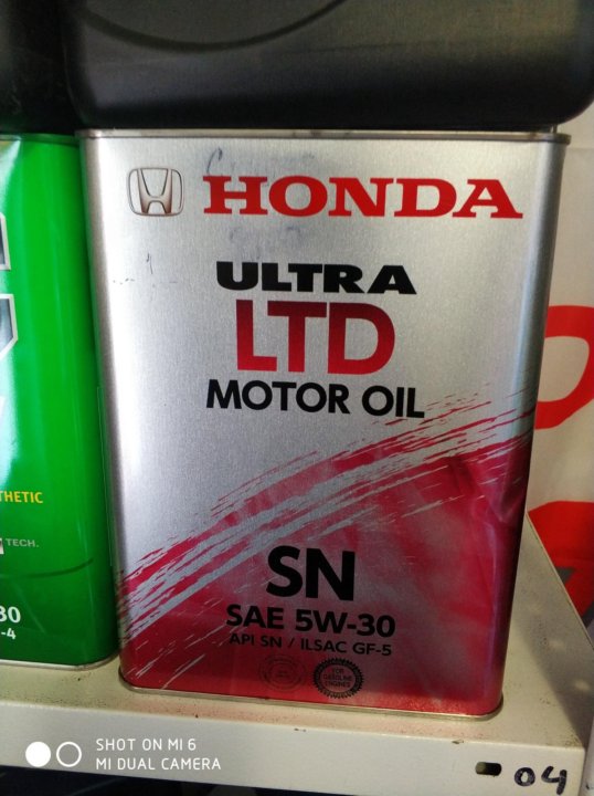 Honda 5w30 цвет. Моторное масло 5w30 синтетика для Хонда д20д. Масло Хонда 5w30 в железных канистрах. Масло Honda 5 v30. Масло honda 5w 30