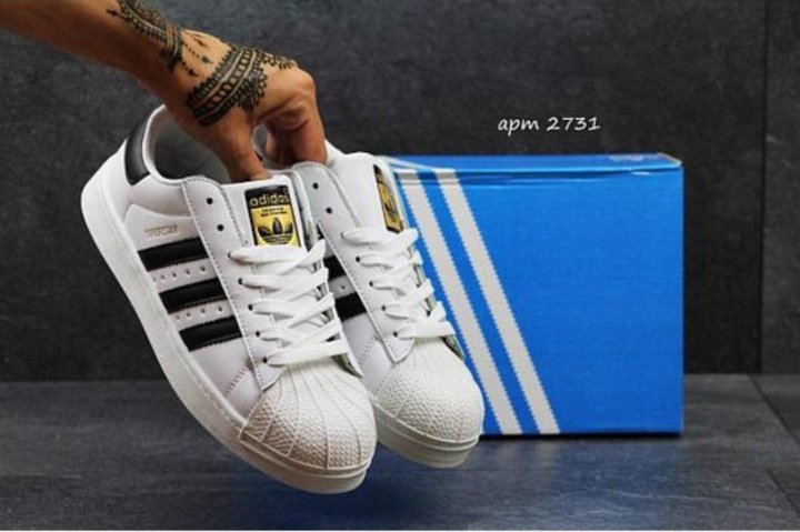 Adidas Superstar белые на ноге