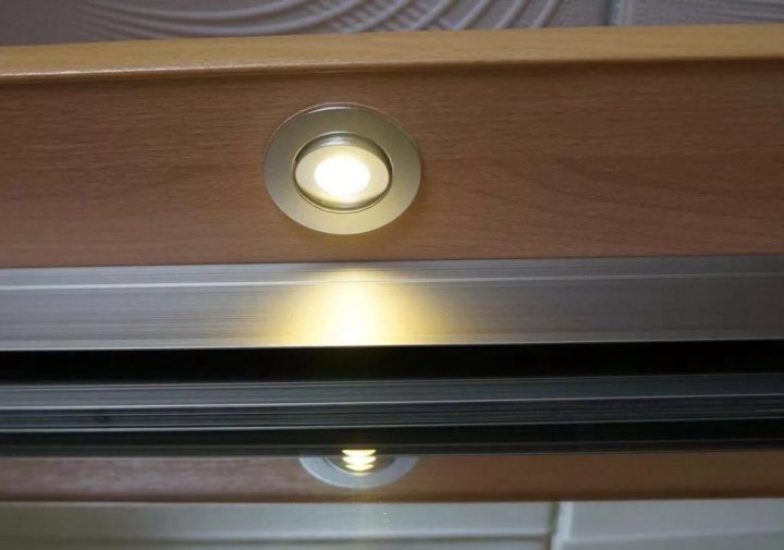 светодиодные светильники в шкаф купе