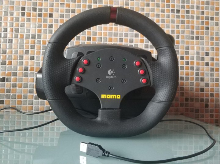 Momo racing купить. Руль Logitech Momo. Logitech Momo Racing. Logitech Momo Racing Force feedback Wheel. Игровой руль МОМО рейсинг.