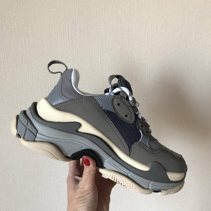 Balenciaga Triple s Grey 012 серые