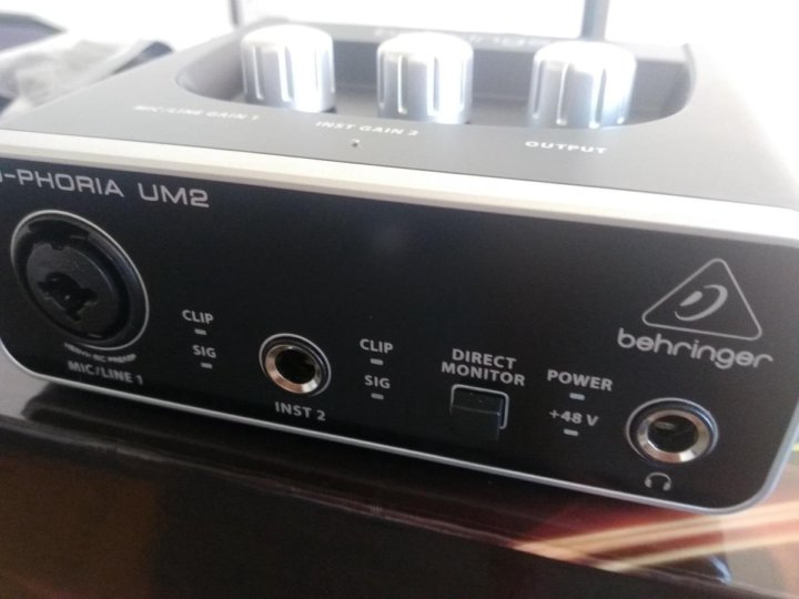 Звуковая карта behringer umc404hd