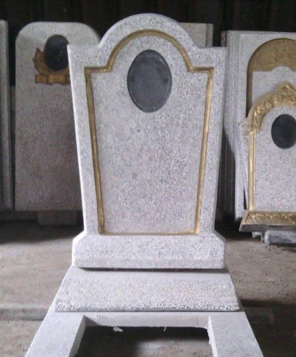 Памятник из мраморной крошки. Памятники мраморная крошка с облицовкой. Двойные памятники из мраморной крошки. Памятник из мраморной крошки. Надгробие из мраморной крошки.
