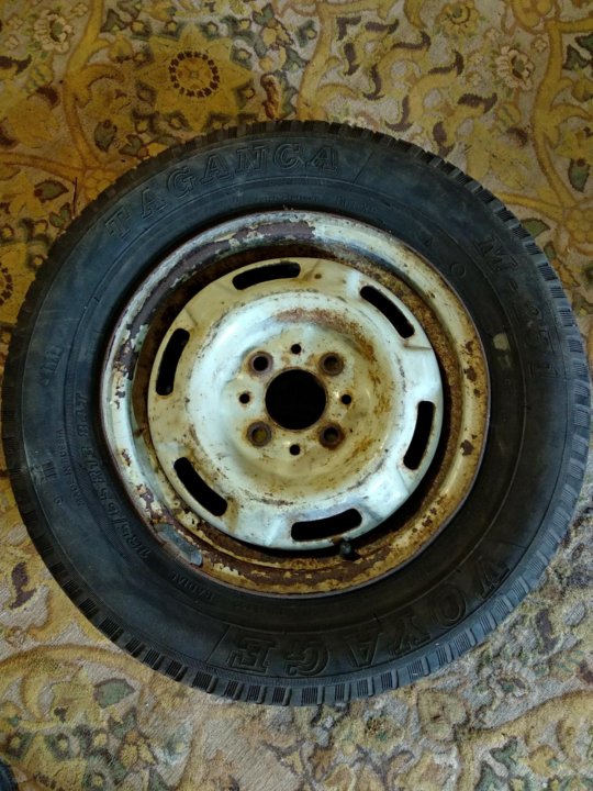 Колеса на жигули. Шины 145/80 r13 подходят для Жигулей. Колесо Жигули. Старые колеса для Жигулей. Покрышки Жигули.