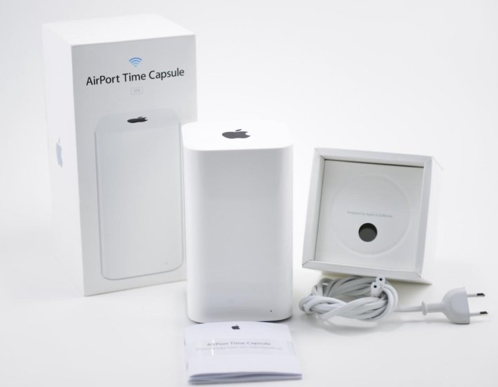 Airport time capsule