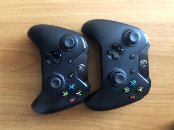 Геймпад xbox one s проводной. Обновить геймпад. Xbox геймпад 2022. Геймпад на икс бокс 360 беспроводной. Custom xbox controller.