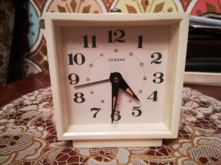 Кострома авито часы. Часы Севани. Часы Севани настольные. Часы Севани СССР. Севани часы настенные.