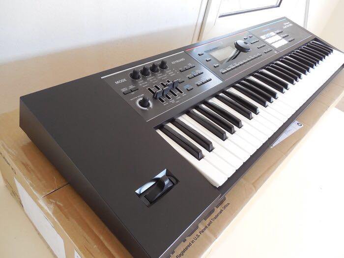 Roland ds. Цифровое пианино kurzweil mp120. Синтезатор roland juno-ds61. Синтезаторная клавиатура. Juno ds61.