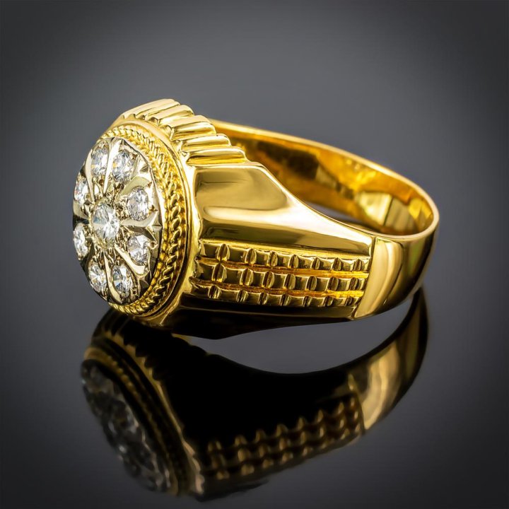 Авито кольцо мужское. Золотой перстень Чаушеску. Печатка золото арт.040263 Дельта. Перстень мужской золотой. Мужские печатки из золота с бриллиантами.
