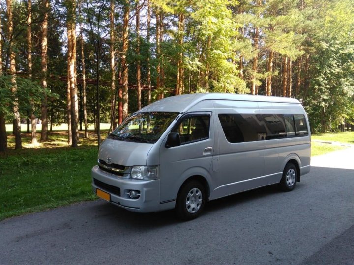 Тойота микроавтобус новосибирск. Toyota hiace h200. Микроавтобус лексус хайс. Тойота альфард 7 мест. Тойота микроавтобус 2018.