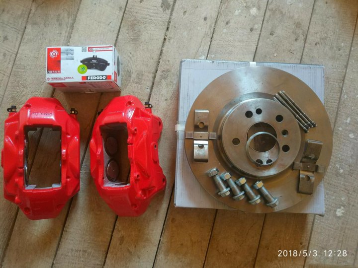 Тормоза 4 pot mqb. Тормозной диск. Тормозные диски 5gt bmw. Тормоза bm. Bm5 тормоза.