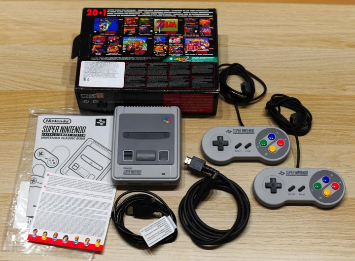 Super nintendo classic. Игровая приставка Nintendo Classic Mini: NES. Приставка super Nintendo. Super Nintendo Mini. Super Nintendo Classic Mini Snes.