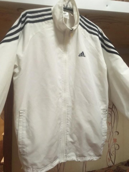 Белая олимпийка Adidas – купить в Благовещенске, цена 2 000 руб., продано 11 октября 2018 – Спортивная одежда