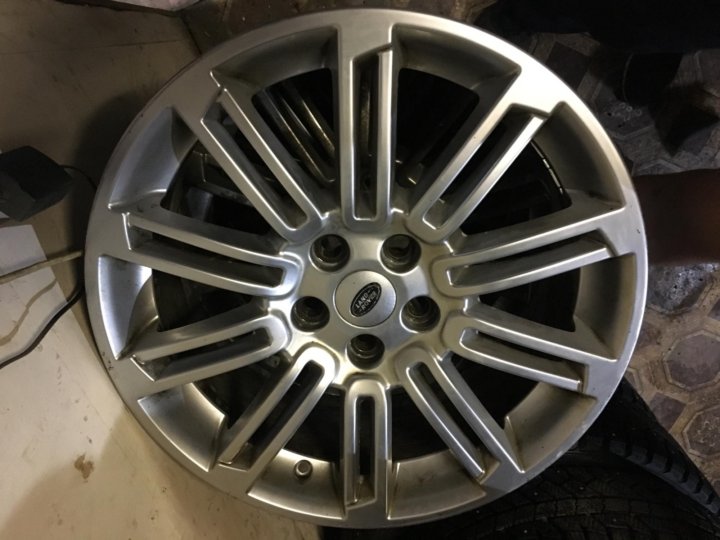 Диски range. Диски на Рендж Ровер r20. Колеса Рендж Ровер r20. Диски range Rover r20. Колеса range Rover r20.