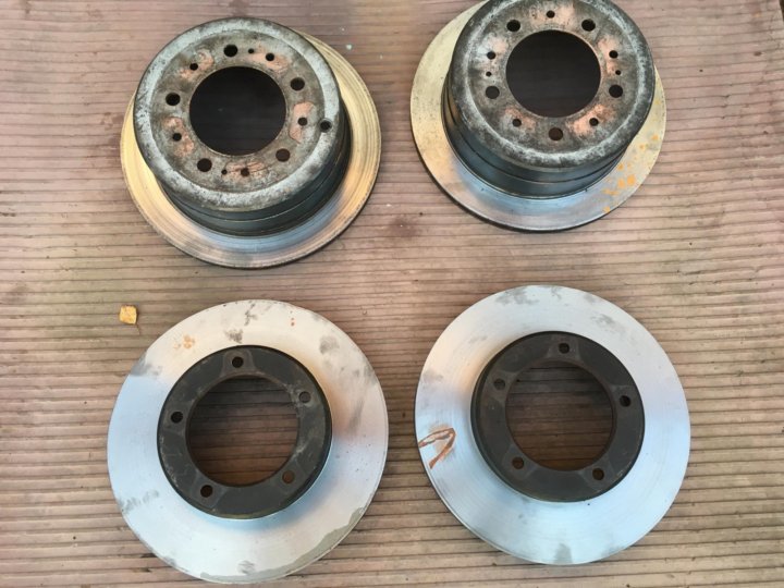 Диск тормозной перфорированный toyota land cruiser 100. Dba dba42716s. Тормозной диск toyota land cruiser 100. Тормозные диски ленд крузер 100. Тормозной диск toyota land cruiser 100.