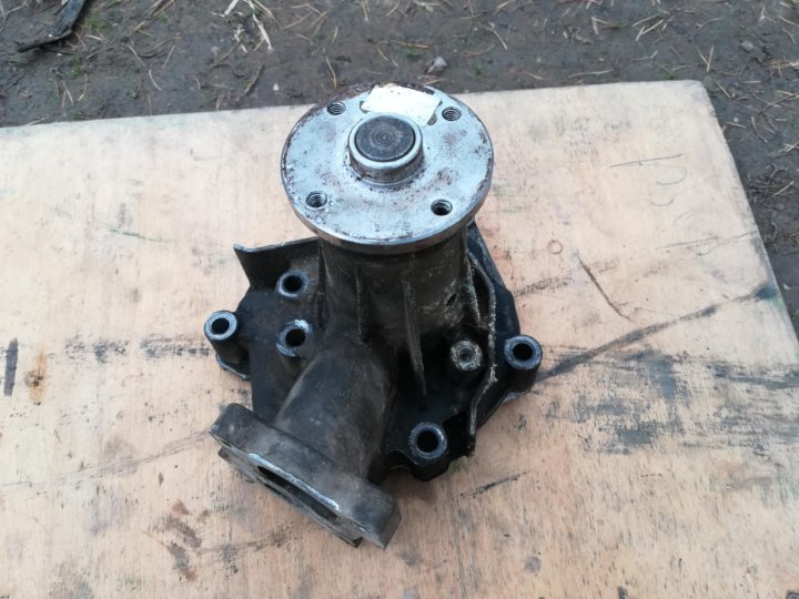 Помпа 4д56 фото. Помпа 4d56. Помпа honda x4. Amd amdpw281 помпа водяная. Помпа 4д56.