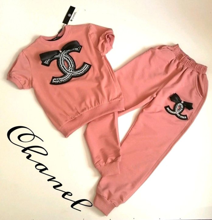 Авито спортивный костюм девочка. Спортивный костюм с буквой r. Спортивный костюм для девочки рост 160. Персиковый спортивный костюм детский. Детские костюмы спортивные 2023 от известных брендов.