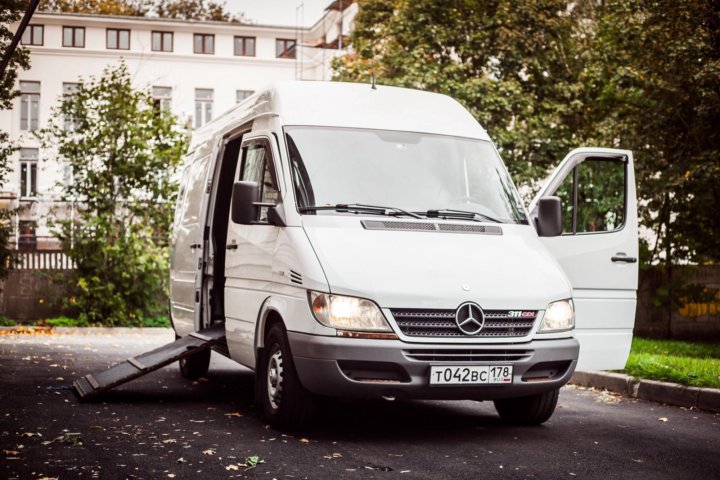 Mercedes Benz Sprinter с456ас136