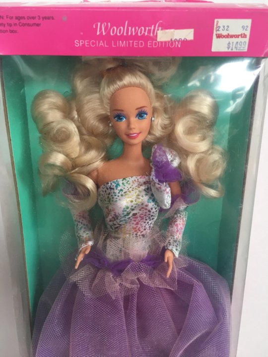 эта кукла недавно отметила 60. барбара миллисент робертс. барби 2014 золотой и розовый кристал. барби в образе зигги стардаста. кукла барби в образе дэвида боуи.