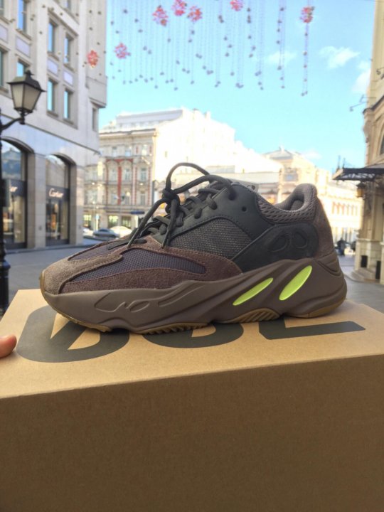 yeezy 700 semi frozen