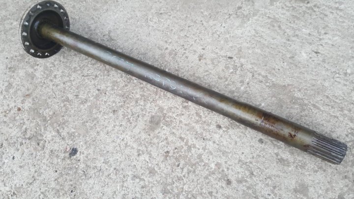 6505-2403073 полуось левая. полуось краз. 255б-2303072-б. полуось на 255 краз-250 изношенная. 6505-2403070 полуось правая.