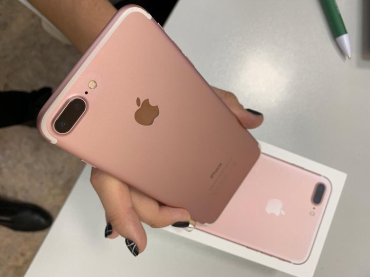 Iphone rose gold. Айфон 15 плюс розовый. Айфон 13 розовый 256 ГБ. Айфон 7 плюс розовый. Айфон 13 розовое золото.