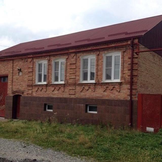 Частный дом в осетии. Дом особняк владикавказ. Частные дома в осетии. Ногир село улица джиникаева. Частный дом в осетии.