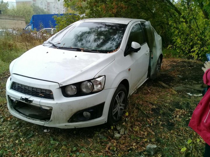 Разборка авео т300. Шевроле Авео т300 перевертыш. Разбитая Авео т300. Авео т300 бытий Шевроле битый белый. Битый Авео т300 черные.