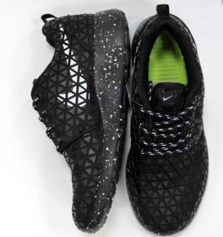 Metric black. Nike Roshe Run Metric QS. Nike Roshe Run Metric.