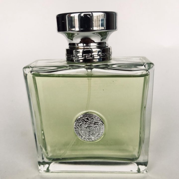 Versace магазин. Версаче спб. Бутик версаче в спб. Версаче духи пур фемме женские. Версаче блонд.