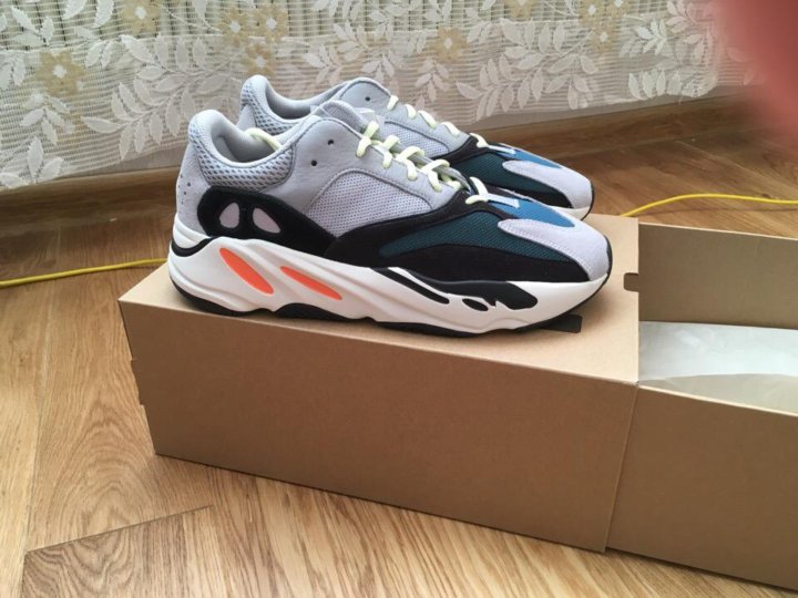 adidas 700 og
