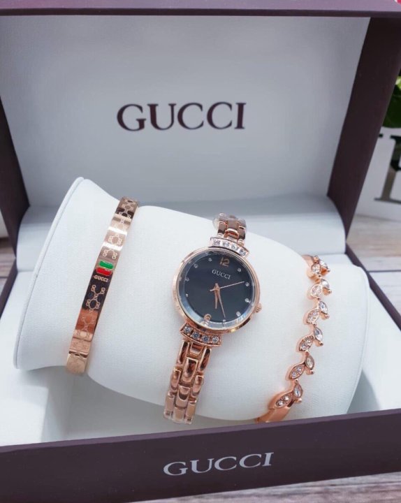 Часы Gucci с браслетами в Махачкале