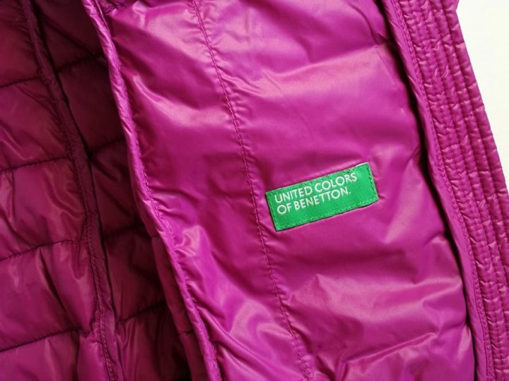 Авито куртка 140. Розовая куртка.бенетон. Куртка United Colors of Benetton для девочки фуксия. Куртка Benetton для девочки. Benetton куртка демисезонная для девочки.