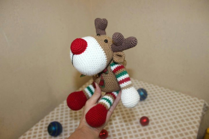 Новогодний Олень Амигуруми
