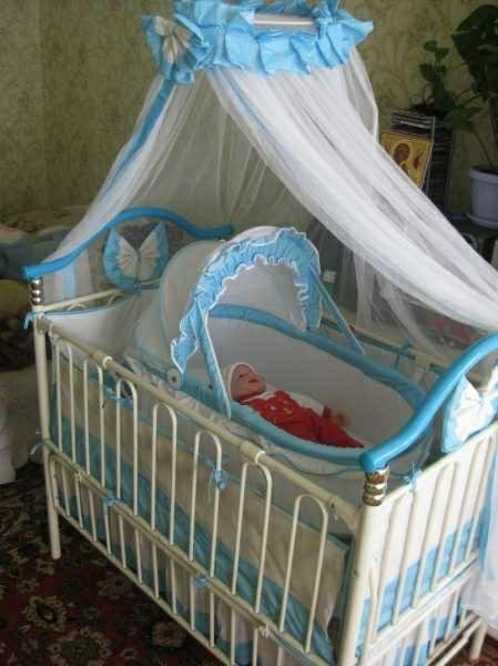 Куплю кроватку для новорожденного б. Кровать с балдахином детская для новорожденных металлические. Детские кроватки для новорожденных б/у. Авито кроватки для новорожденных. Ниавита кроватка для новорожденного.