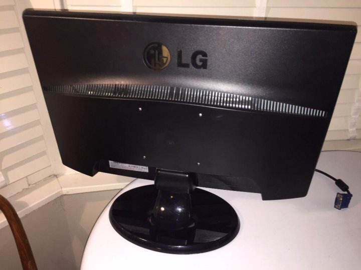 Lg flatron w2243s. LG Flatron w2243s--22. Монитор LG Flatron w2243s. Монитор LG Flatron 22 дюйма. Монитор LG Flatron 22 дюйма 2018г.