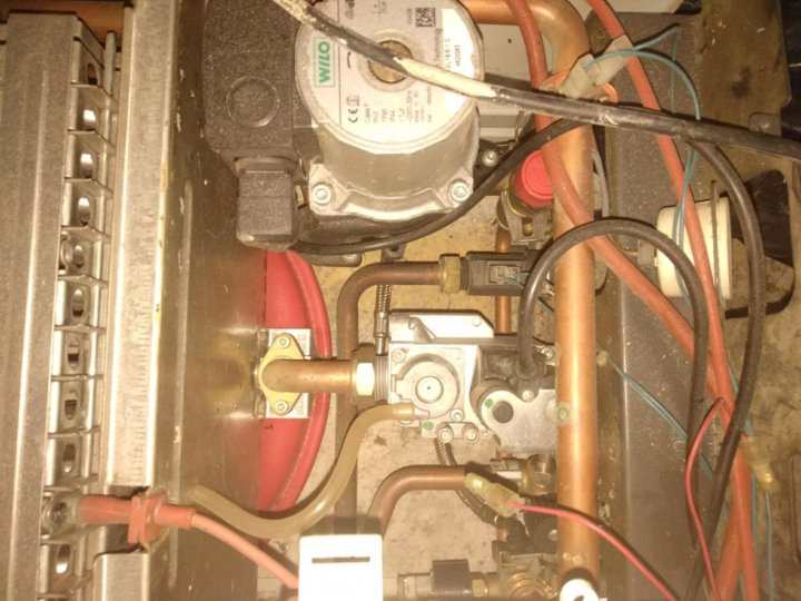 Котел бакси майн ошибки. Котёл Baxi main 24 Fi. Бакси майн 24 Fi. Котёл бакси майн фор 240ф без крышки. Блок розжига Baxi main 24 Fi.