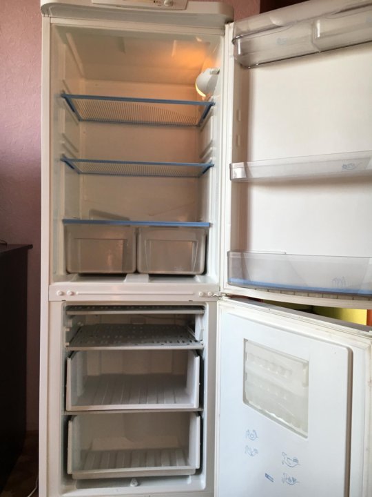 Холодильник индезит бу. Холодильник Индезит 2019. Ca137 фруктовый холодильника Индезит.