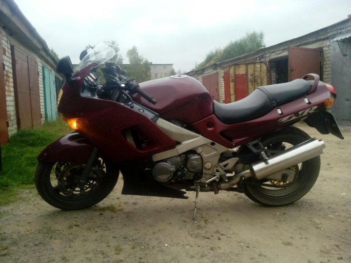 Zzr 400 карбюратор. ZZR 400 1993. ЗЗР 400 1993. Kawasaki ZZR 400 1993 заводские расцветки.