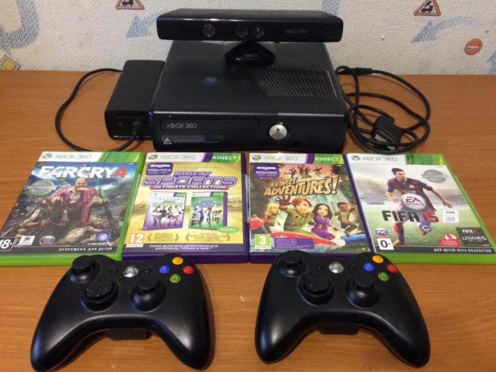 Приставка 2 геймпада. Xbox 360 Kinect 2 джойстика. Xbox 360 s. Buffalo Xbox 360. Kinect Xbox 360 с джостиковым.
