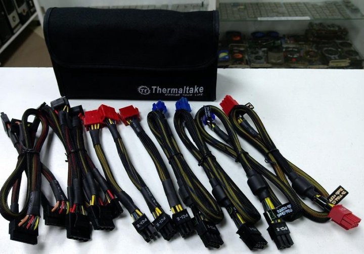 Thermaltake 600w toughpower провода. Thermaltake toughpower xt 775w. кабели для модульного бп thermaltake. Thermaltake провода для блока питания. блок питания termal take 850w кабель для pci-e.