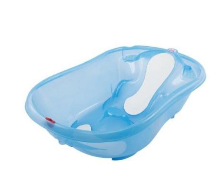 Какую лучше ванночку для новорожденного. Тазик для купания малыша. Ванночка для купания новорожденных на ножках. Ванночка для новорожденных. Ванночка детская.