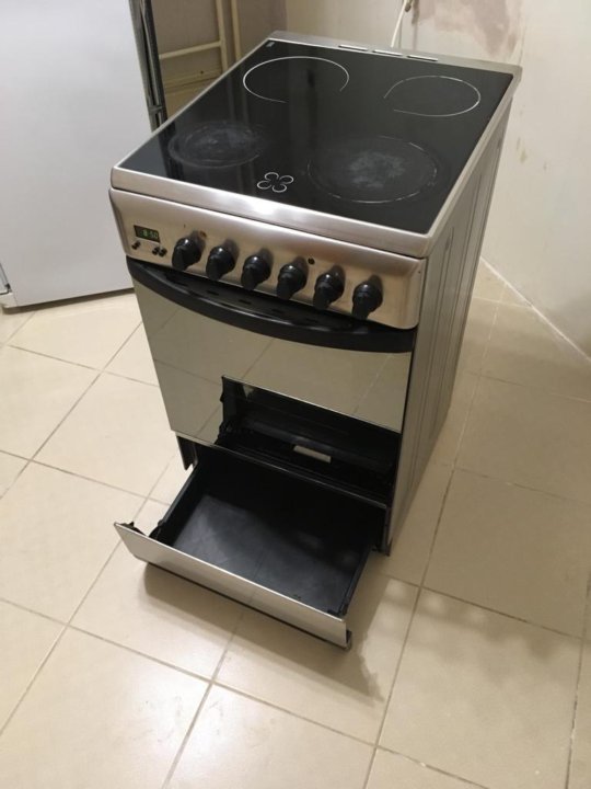 C плита. Электрическая плита Hotpoint-Ariston c 3v m5. Аристон плита электрическая c3v7 m r. Электроплита Хотпоинт Аристон cm5 v21.