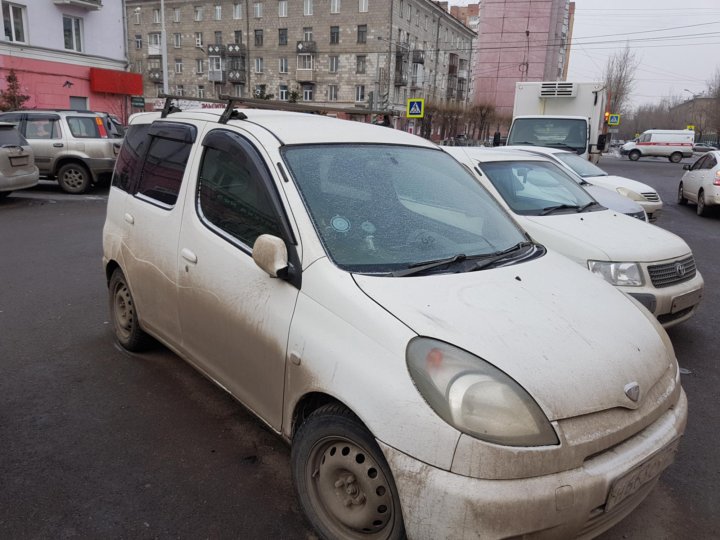 Полка в багажник toyota funcargo