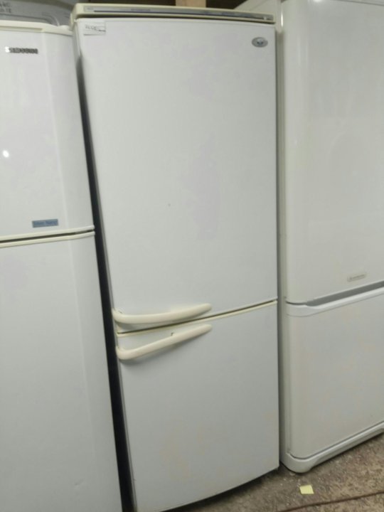 Холодильники 2000 год. Холодильник Атлант 2000г. Холодильник Атлант 2000г выпуска. Атлант холодильник 2000. Атлант холодильник 2000 года.