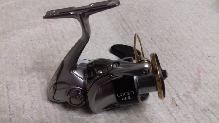 Twin c3000. Чехол для катушки Shimano Twin Power c3000. Задняя декоративная крышка катушка Shimano 20 Twin Power.