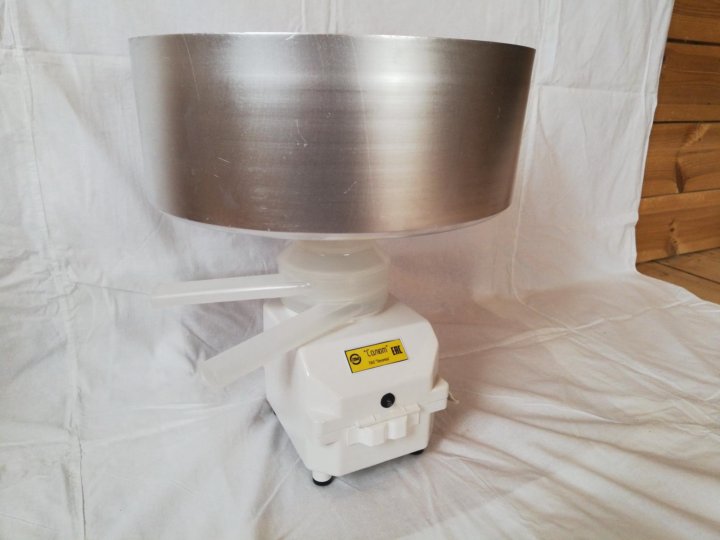 Электросепаратор пензмаш. Сепаратор для молока салют. Сепаратор для молока салют. Сепаратор салют. Пензмаш эсб 02.