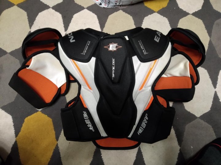 Easton Synergy EQ30 Shoulder Pads- Sr